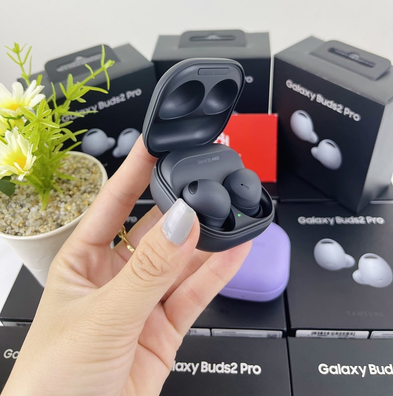 galaxy-buds-2-pro-den.jpg