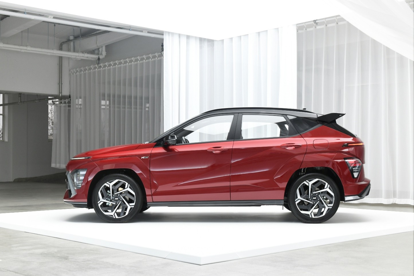 new-hyundai-kona-10l-turbo-manual-costs-25725-in-the-uk-hybrid-starts-at-30025-2.jpg