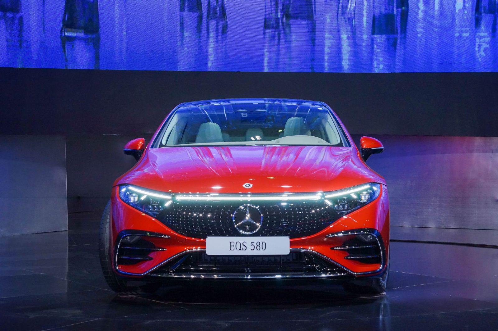 XEtv-VMS-2022-Mercedes-Benz-EQS-580-ngoai-that-11.jpg